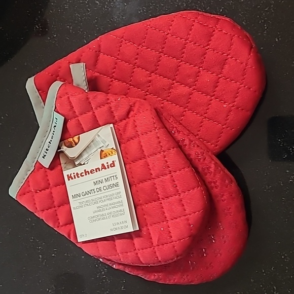 KitchenAid Mini Mitts - Picture 1 of 7